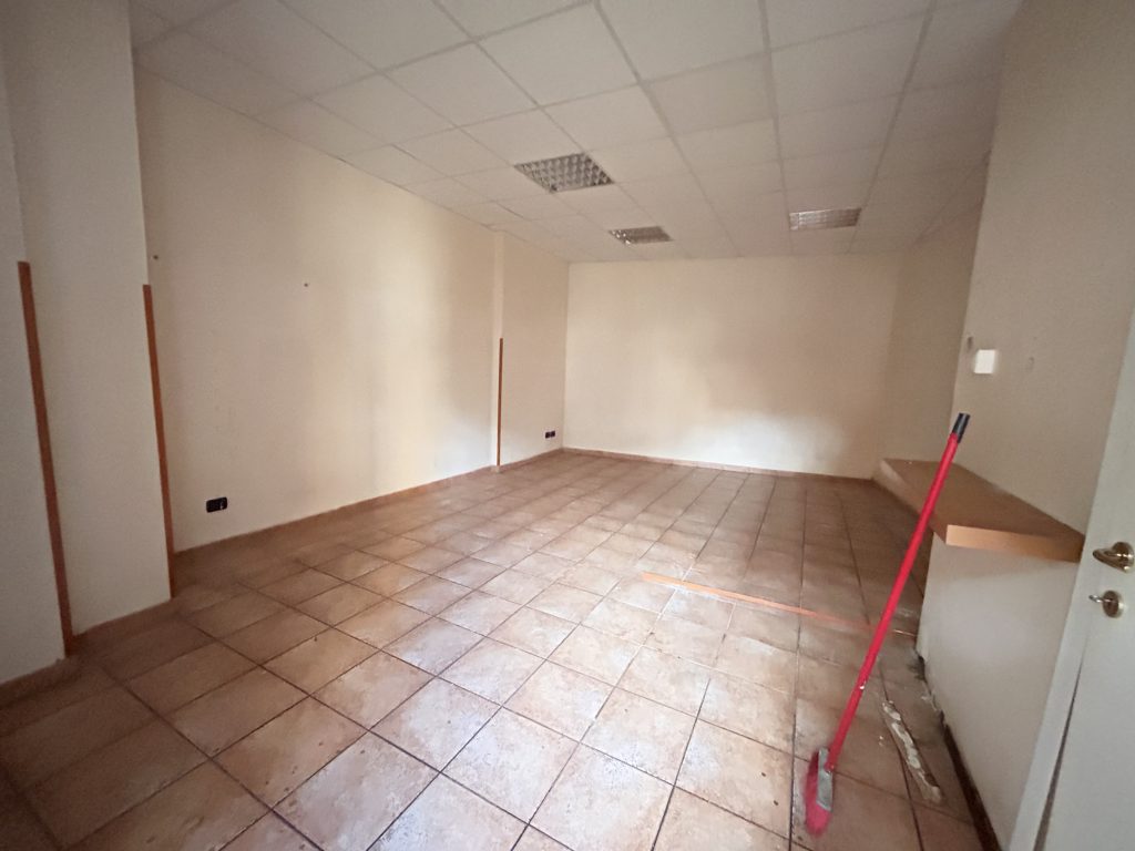 VIA BAVENO – LOCALE - Foto 4