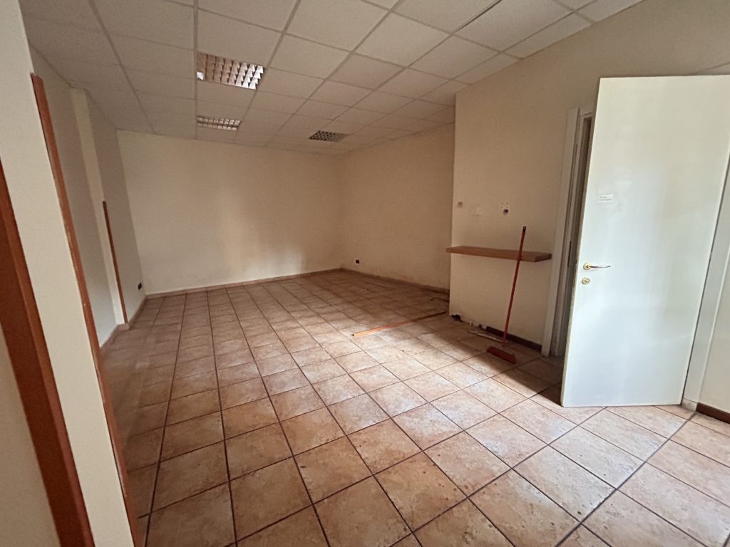 VIA BAVENO – LOCALE - Foto 6