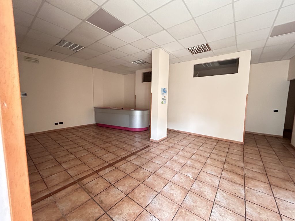 VIA BAVENO – LOCALE - Foto 11