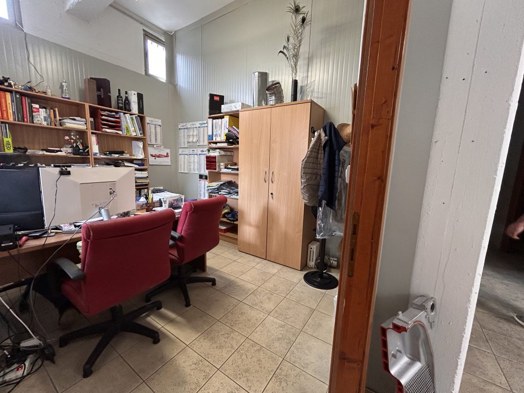 VIA MURAZZANO – 2° LOCALE - Foto 9