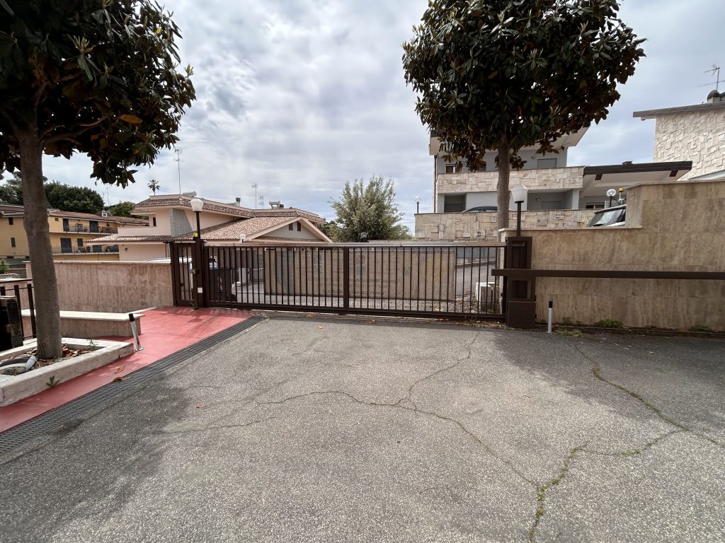 VIA MURAZZANO – 2° LOCALE - Foto 13