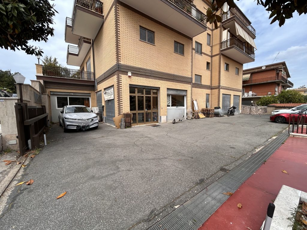 VIA MURAZZANO – 2° LOCALE - Foto 14